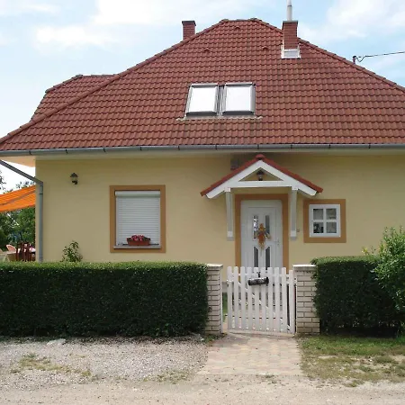 Apartment In Gyenesdias/Balaton 18807 דירה גיינסדיאס