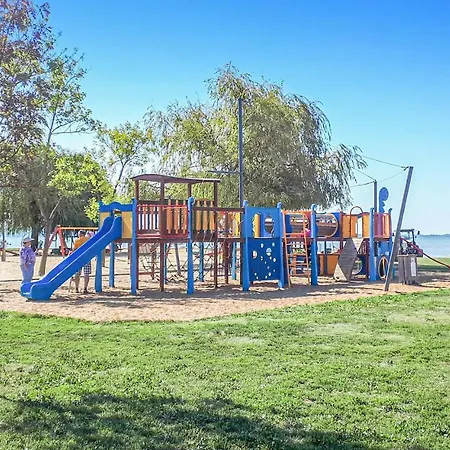 Apartment In Gyenesdias/Balaton 18807 * גיינסדיאס
