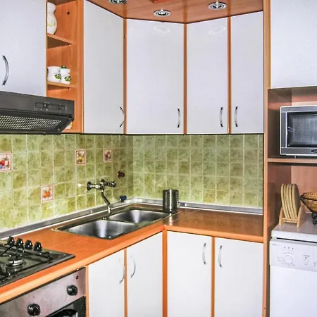 Apartment In Gyenesdias/Balaton 18807 * גיינסדיאס