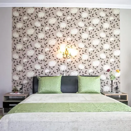 Apartment In Gyenesdias/Balaton 18807 דירה